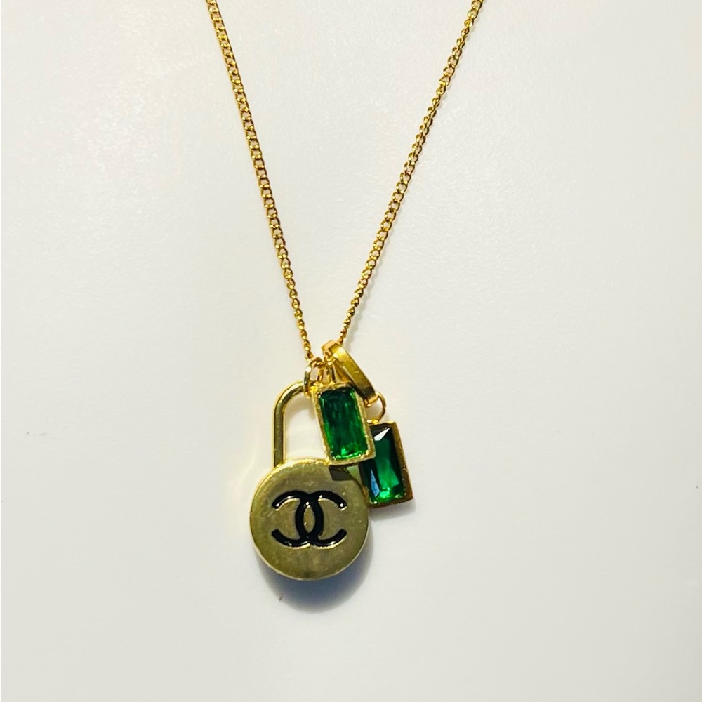 Elegant Gold Necklace with Green Accents